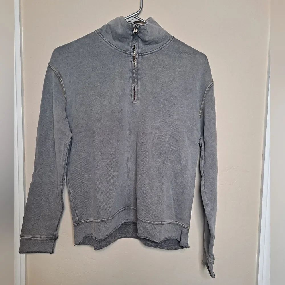 Hello Nite NWT Harley Zip Pullover Size Small in Eiffel Tower Gray Color Comfy